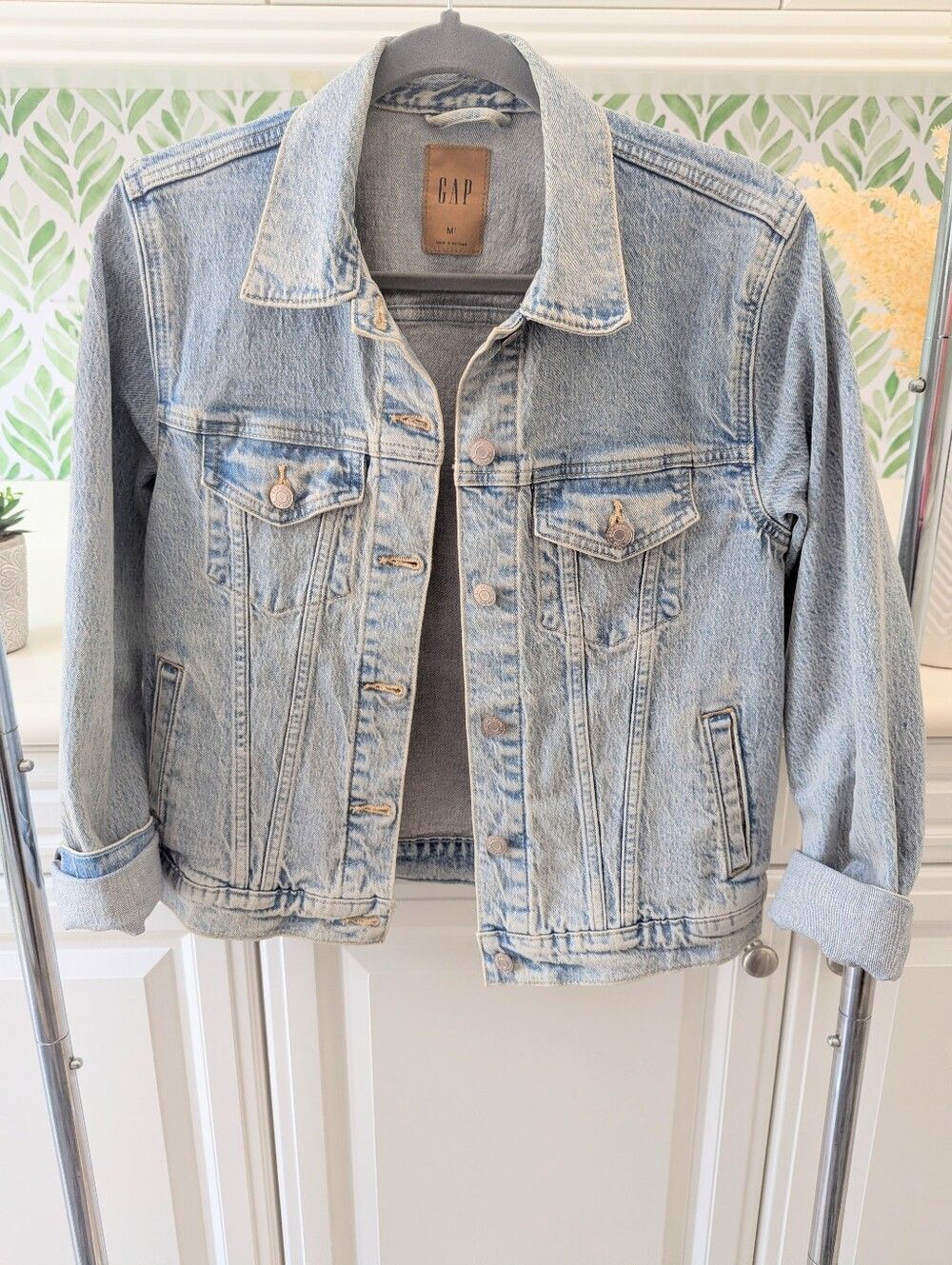 GAP Light Wash Denim Jacket Medium Tall – Soft Wash Classic Fit - Picture 2 of 9